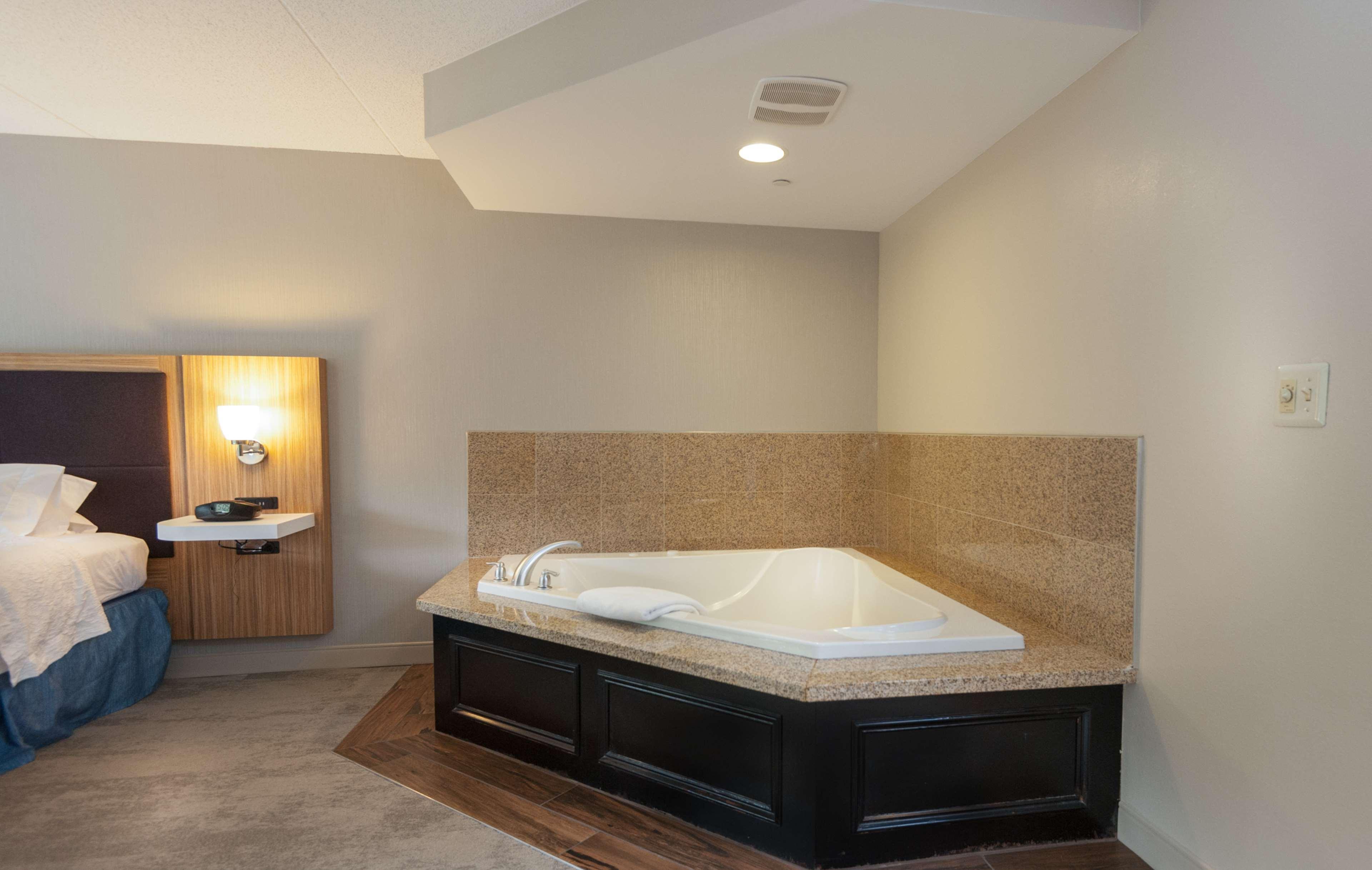 Warrington Hampton Inn Doylestown מראה חיצוני תמונה